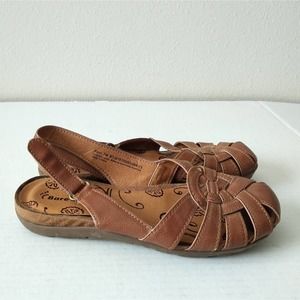 BareTraps Women's Tan Sandals